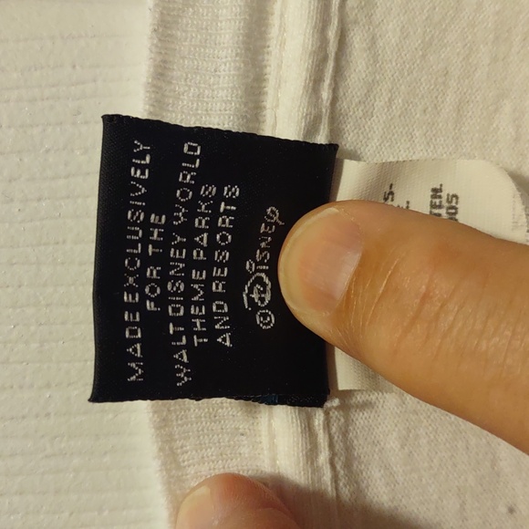 Authentic Disney T-Shirt - Picture 4 of 4